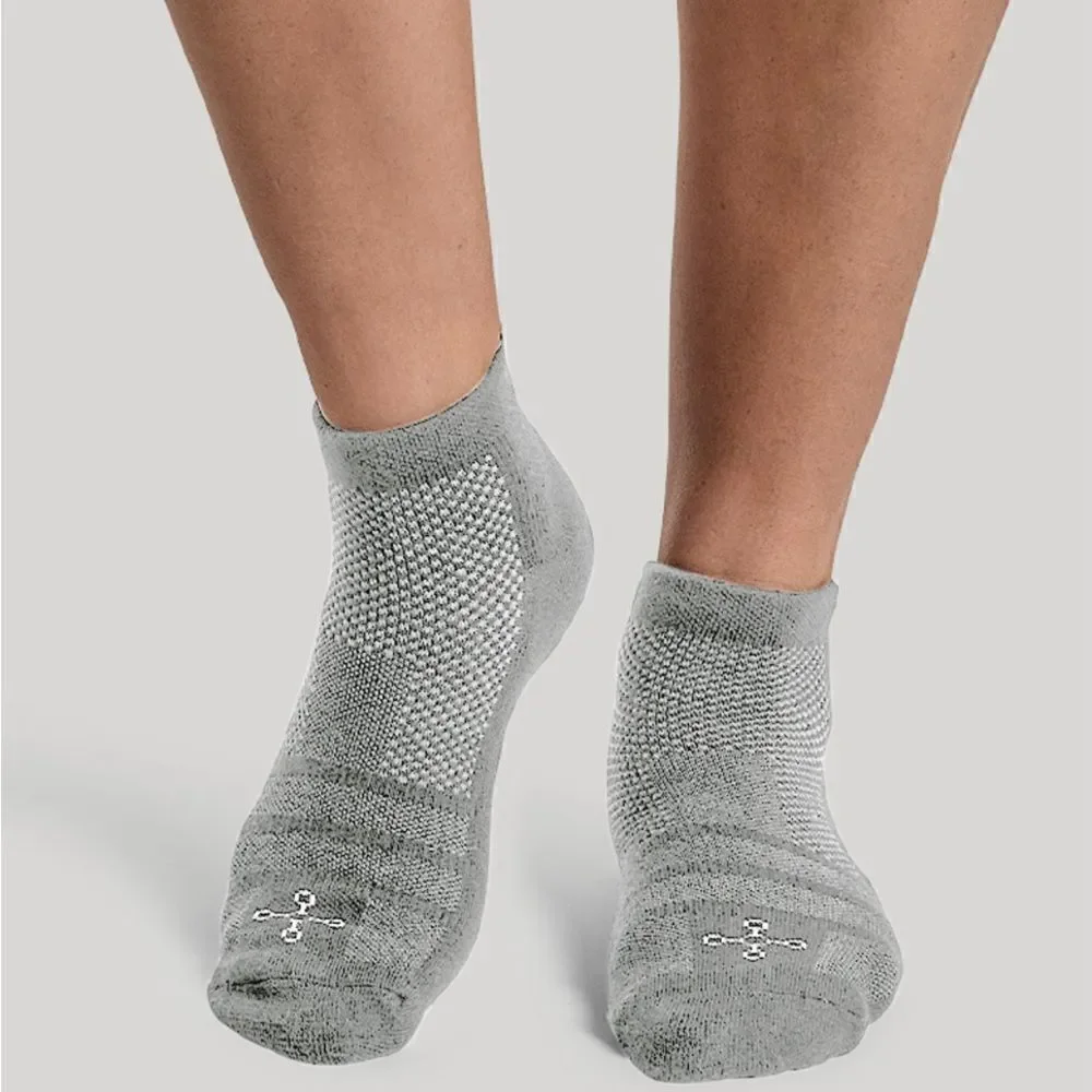 NWOT Tommie Copper Women’s Gray Ankle Athletic Compression Socks - 2 Pair - Size